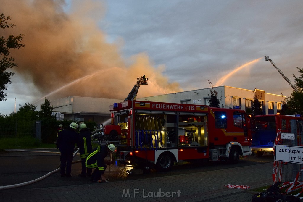 Grossbrand Halle Troisdorf Kriegsdorf Junkersring P268.JPG - Miklos Laubert